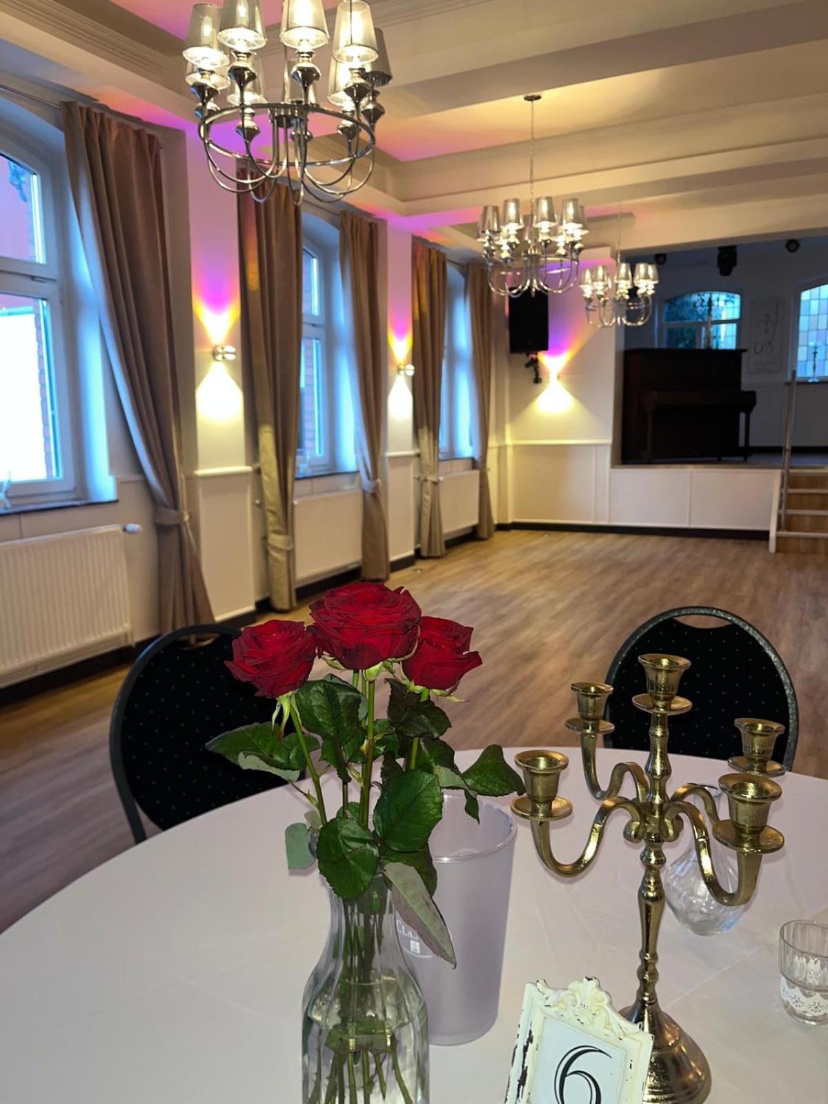 Zur Sonne "Gasthaus-Bar-Events" Poppenhausen Exteriör bild