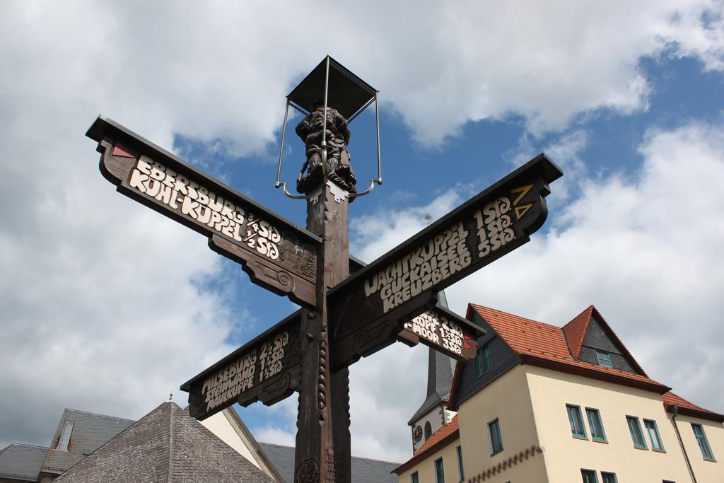 Zur Sonne "Gasthaus-Bar-Events" Poppenhausen Exteriör bild